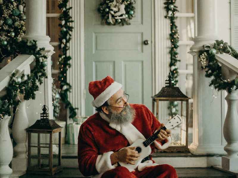 Deck the Halls with Boundaries: Navigating Holiday Stress and Raising Mini-Me&nbsp;Boundaries